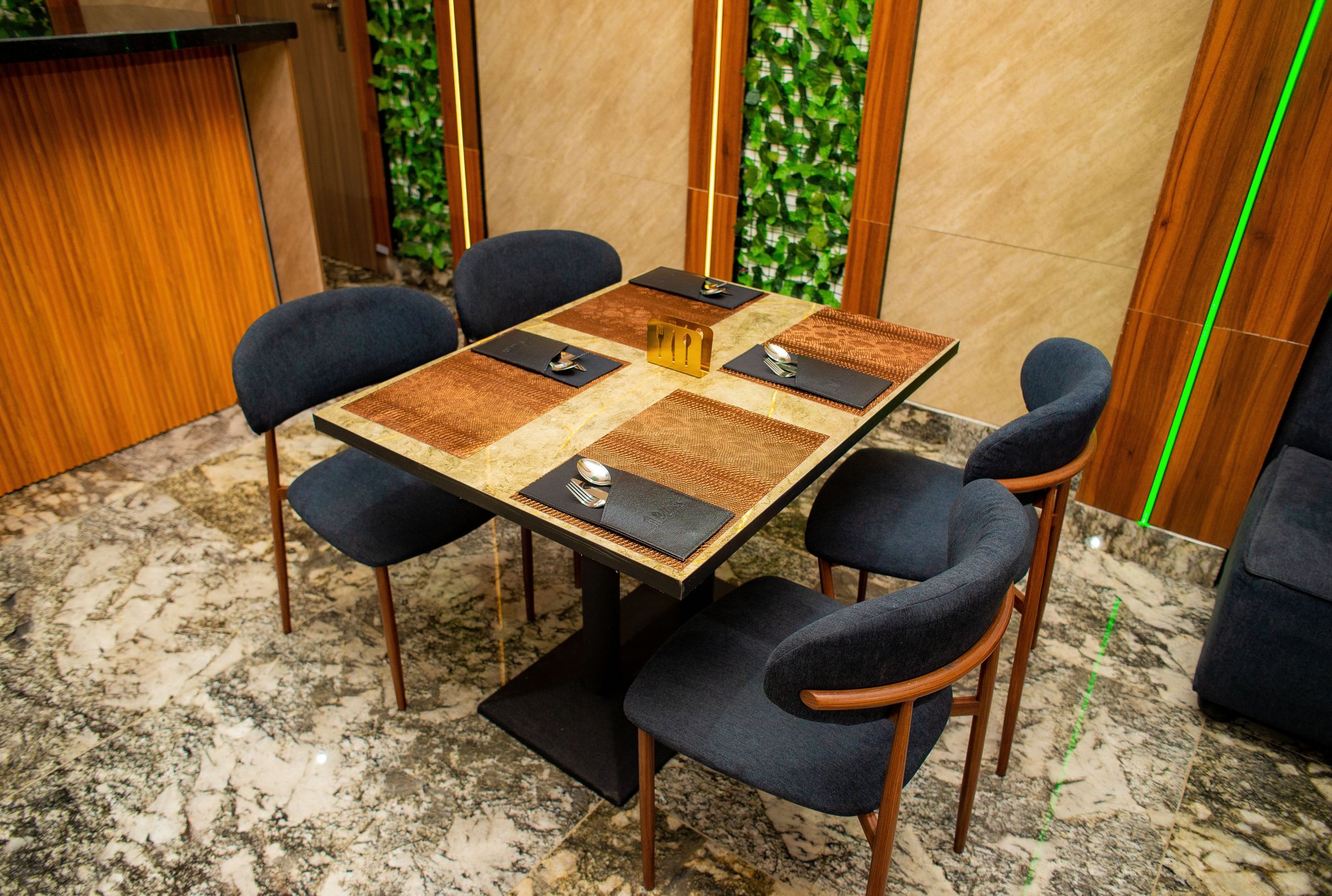Dining detail